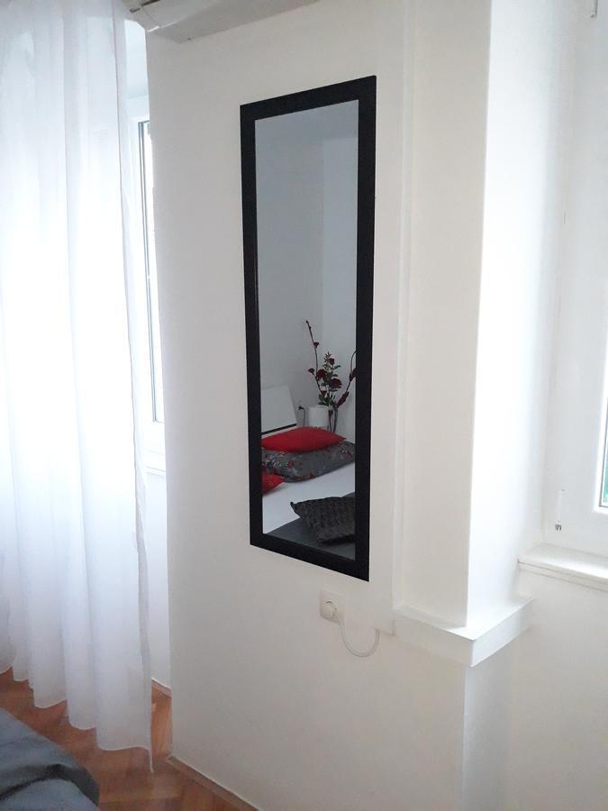 Rooms Miletic Near The Palace Split Exterior photo